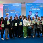 Reconocimiento a la contribución de la mujer en la educación Foto: La mujer en la construcción de una sociedad/Cortesía