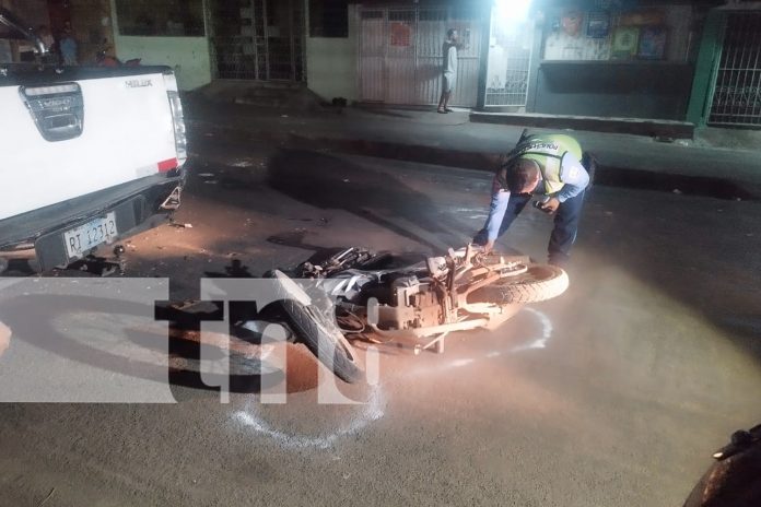 1 Foto: Un fuerte accidente de tránsito en el barrio San Judas, en Managua, deja dos lesionados/TN8