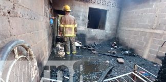 Foto: Comerciante pierde su hogar, dinero y mercadería en incendio en Ciudad Sandino/TN8