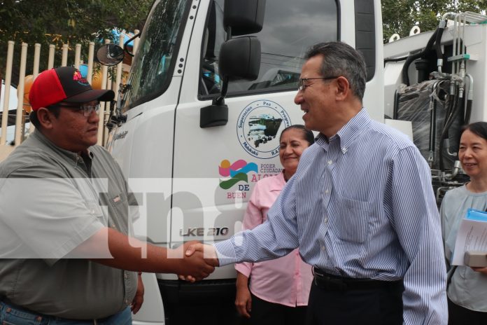 Foto: Mulukukú recibe moderno camión recolector/TN8 Foto: Mulukukú recibe moderno camión recolector/TN8