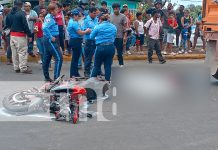 Tragedia en Managua: motociclista muere al colisionar contra un furgón en Villa Dignidad Foto: Tragedia en Managua: motociclista muere al colisionar contra un furgón en Villa Dignidad/TN8