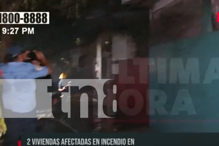 Foto: Fuerte incendio consume en su totalidad dos viviendas en Villa Libertad/TN8
