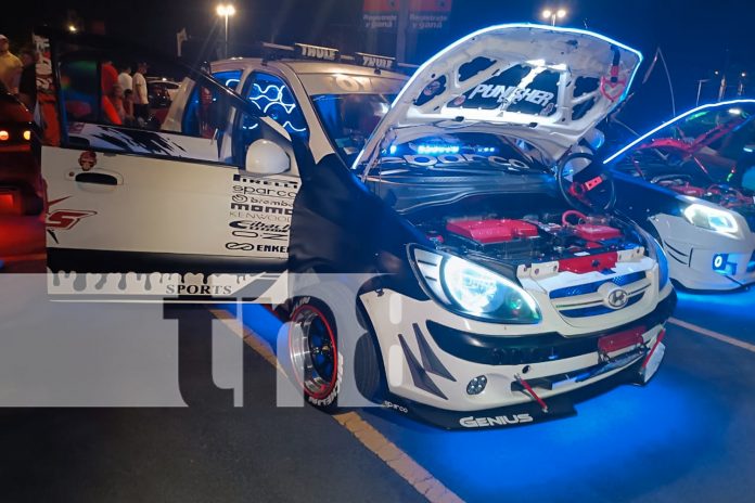 Foto: Exhibición de autos y motos modificadas en el Estadio Nacional Soberanía/TN8