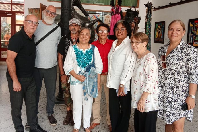 1 Foto:La Embajadora de Nicaragua promueve la cultura artesanal en Cuba/Cortesía