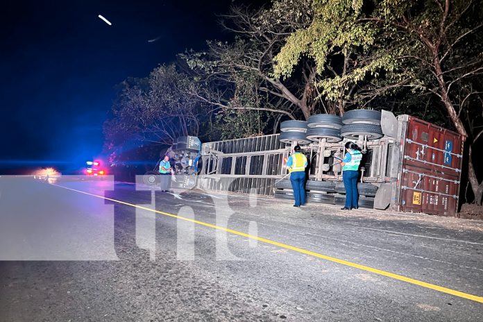 Foto: Sobrevive a aparatoso accidente en Santo Tomás - Juigalpa /TN8 Foto: Sobrevive a aparatoso accidente en Santo Tomás - Juigalpa /TN8