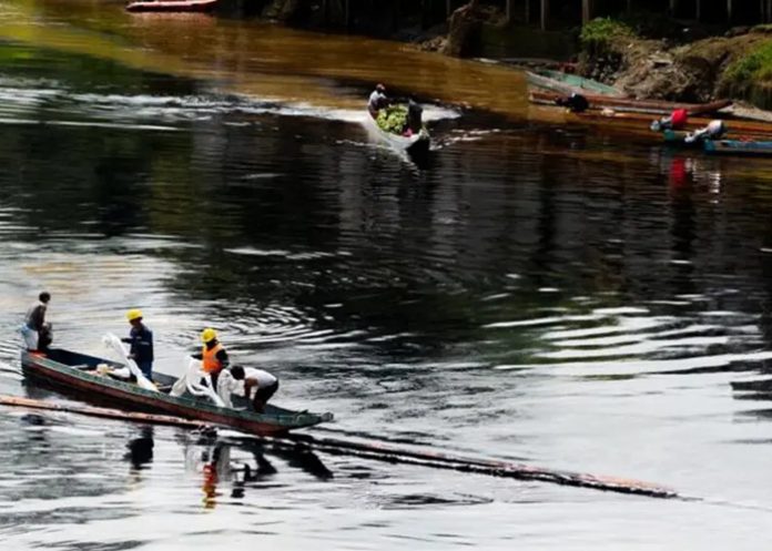 Foto: Iza arremete contra Noboa /cortesía