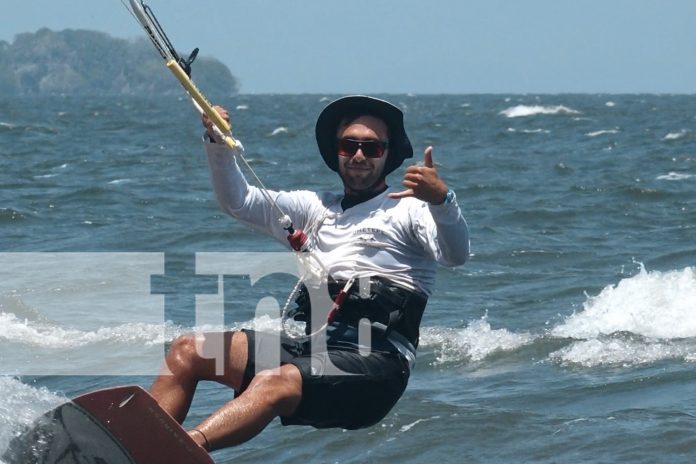 Foto: Kitesurf, un deporte extremo, que brilla en la Isla de Ometepe/TN8