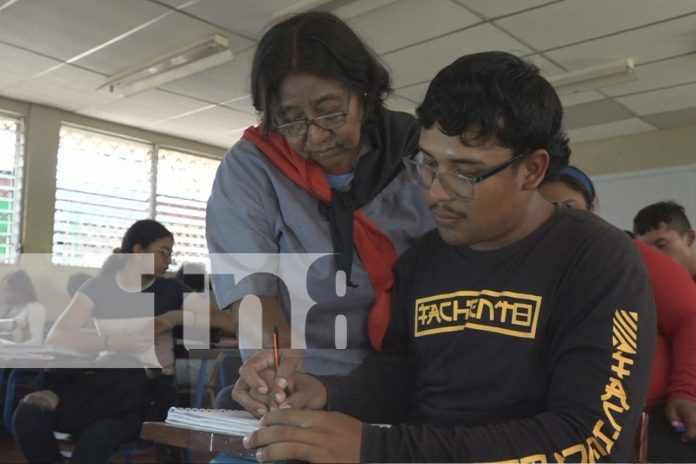 Foto: Admiración por Reinalda Velásquez en INATEC Nandaime /TN8