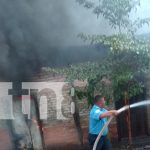 Fuerte incendio destruye vivienda en Chinandega: las llamas lo consumieron todo Foto: Incendio de una vivienda en Chinandega/TN8