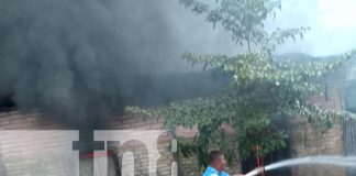 Foto: Incendio de una vivienda en Chinandega/TN8