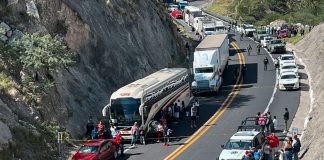 18 muertes en trágico accidente de autobús en Oaxaca-México