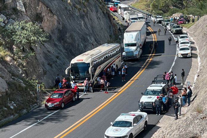 2 18 muertes en trágico accidente de autobús en Oaxaca-México