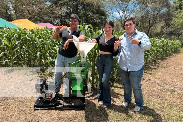 Foto: CUR UNA Juigalpa impulsa la educación con entrega de equipos tecnológicos/TN8