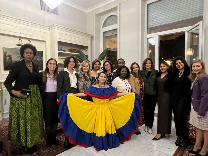 Foto:Encuentro de Mujeres Embajadoras Liderazgo y Diplomacia Global/Cortesía
