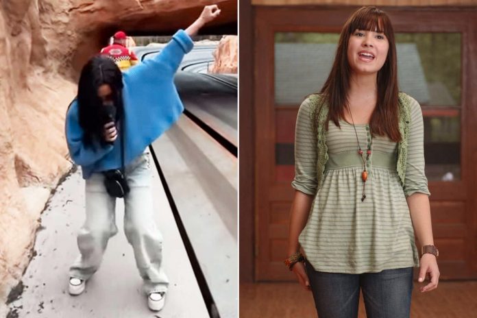 2 Foto: Rodillas Disney vuelve a ser tendencia con Lovato/Cortesía