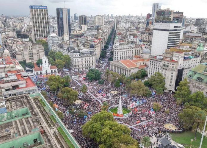 Foto: Milei obliga a jubilados a conformarse con menos /cortesía