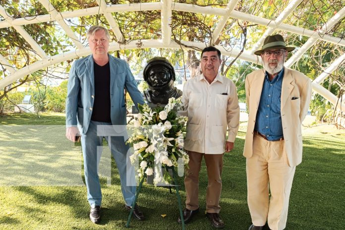 Foto: Embajador de Rusia y Oleg Kapanets conmemoran a Gagarin en Nicaragua/TN8