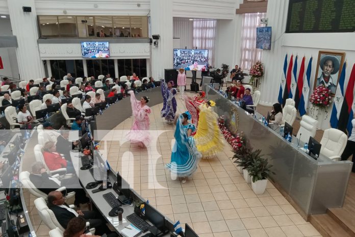 Foto: Parlamento celebra el Día Internacional de la Mujer /TN8