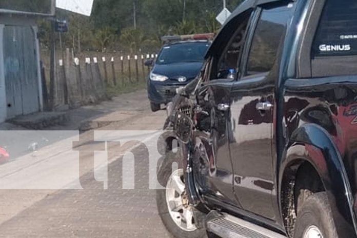 Foto: Motociclista lesionado tras chocar contra una camioneta en El Porvenir, Jalapa/TN8