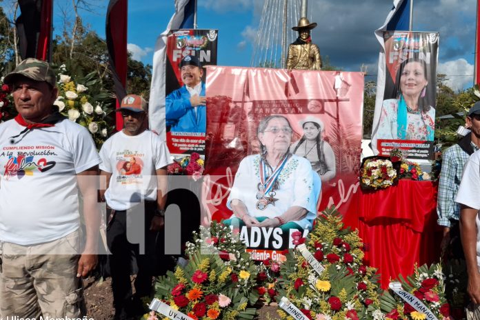 Foto: Pancasán honra a la Cra. Gladys Báez/TN8 Foto: Pancasán honra a la Cra. Gladys Báez/TN8