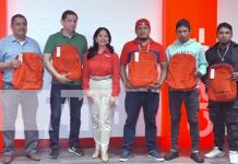 Claro Nicaragua premia a sus clientes con kits escolares y apoya el regreso a clases Foto: Claro premia a sus clientes con kits escolares y apoya el regreso a clases / TN8