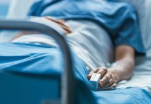 Reto viral de TikTok deja a niña de 7 años en coma tras explosión de juguete Foto: Niña se suma a un reto de TikTok y termina en coma /Cortesía