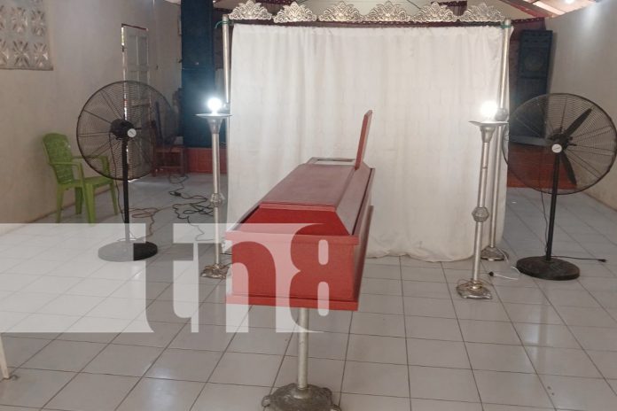 Foto: Padre de la joven muerta en Pochocuape 