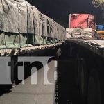 Fuerte choque entre dos rastras deja caos vial en la entrada a Boaco Foto: Fuerte choque de arrastras en Boaco/TN8