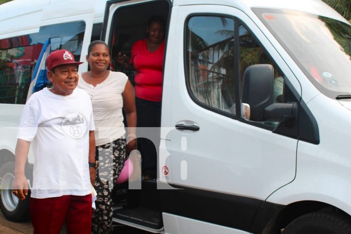 3 Foto: Desde Bluefields hasta Corn Island: Nuevos autobuses Yutong llegan a la isla/TN8