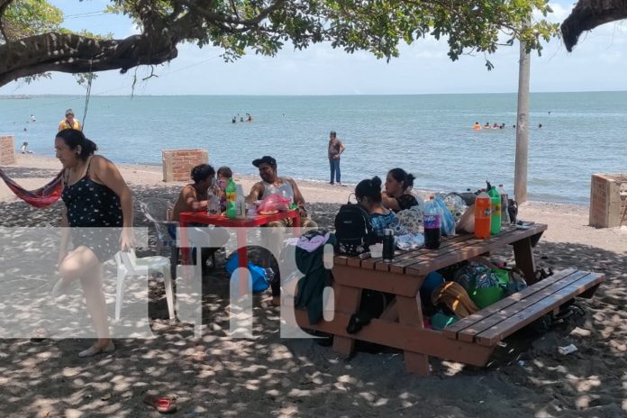 Foto: Familias visitan el Centro Turístico de Granada, previo a la Semana Mayor/TN8