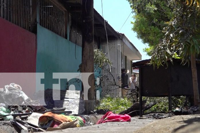 Foto: Incendio en la colonia Villa Libertad, ubicada en el distrito siete de Managua/TN8