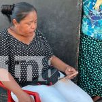 Vendedora pierde su mercancía tras choque en carretera Masaya