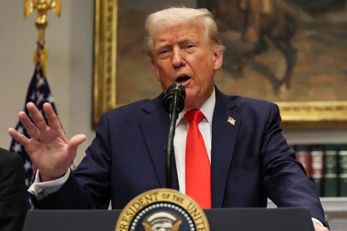 Foto: Trump retrasa hasta abril los aranceles a automóviles de México y Canadá/Cortesía