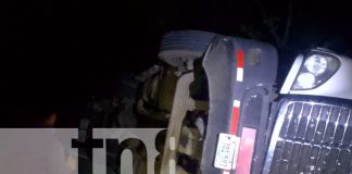 Foto: Cabezal que transportaba bananos se vuelca en Malacatoya /TN8