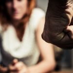 Así es cómo se identifican las señales ocultas de una relación tóxica y violenta