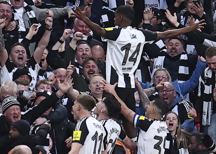 Newcastle campeón de la copa inglesa sobre liverpool