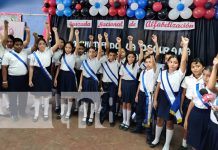 Foto: Homenaje en colegio de Managua para la Cruzada Nacional de Alfabetización / TN8