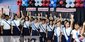 Foto: Homenaje en colegio de Managua para la Cruzada Nacional de Alfabetización / TN8