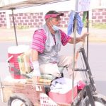 Atoles con sabor a fe y trabajo: La admirable historia de Don Jean Quiroz Foto: Jean Quiroz, vendedor de atol y otros productos en Managua / TN8