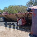 Foto: Vuelco de furgón en Rivas / TN8