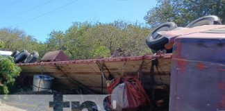 Foto: Vuelco de furgón en Rivas / TN8