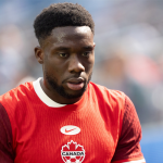 Bayern amenaza a federación canadiense por Davies Bayern arremete contra Canada por Alphonso Davies
