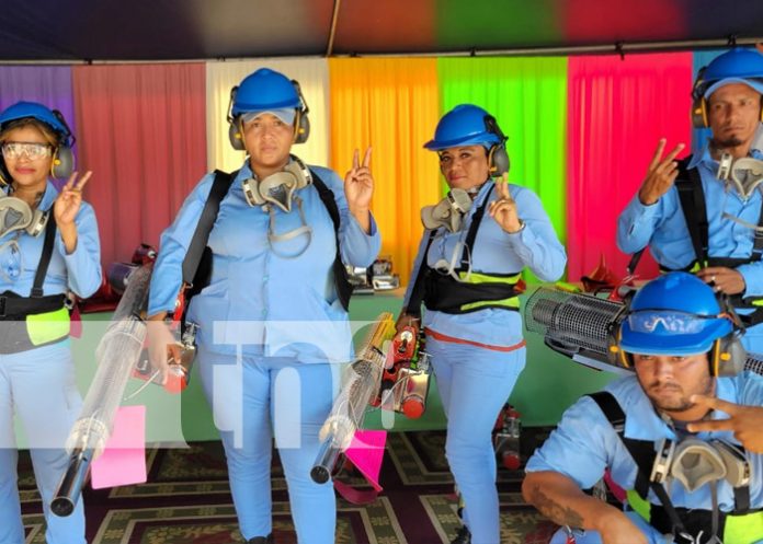 Foto: Nuevas máquinas de fumigación para el MINSA / TN8 Foto: Nuevas máquinas de fumigación para el MINSA / TN8