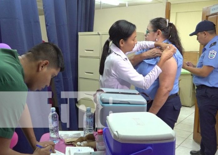 Foto: Feria de salud por parte de Migración y Extranjería / TN8 Foto: Feria de salud por parte de Migración y Extranjería / TN8