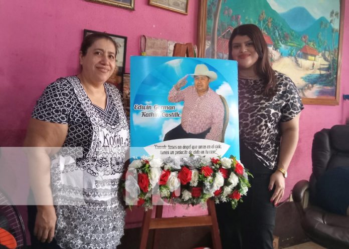 Foto: Doña Georgina, una mujer valerosa con su negocio en el Mercado Oriental / TN8