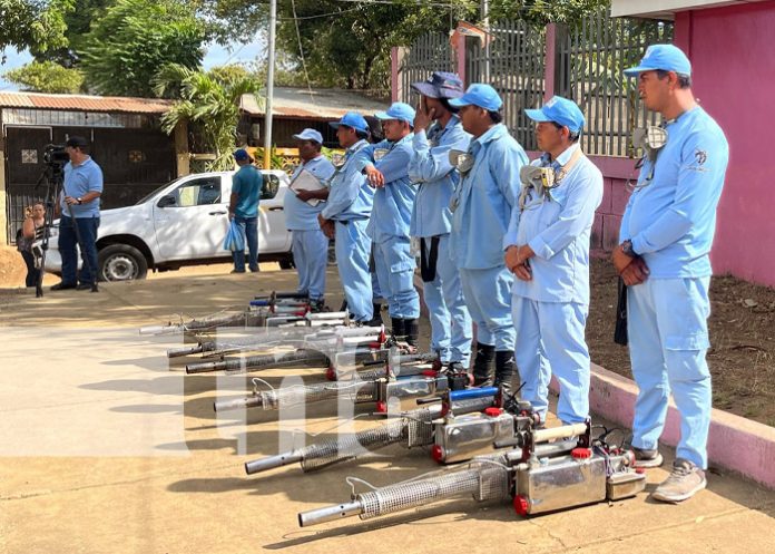 Foto: Fumigación en el barrio Camilo Ortega, Managua / TN8