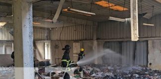 Foto: Fuerte incendio en una antigua planta en Puerto Cabezas / TN8