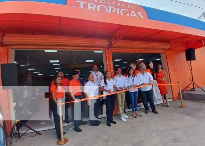 Foto: Nueva sucursal en Almacenes Tropigas / TN8 Foto: Nueva sucursal en Almacenes Tropigas / TN8