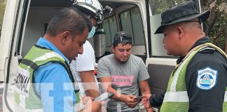 Foto:Vecinos salvan a motociclista tras caída y explosión/TN8
