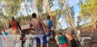 Foto: Cabezal se vuelca en carretera a Chinandega /TN8